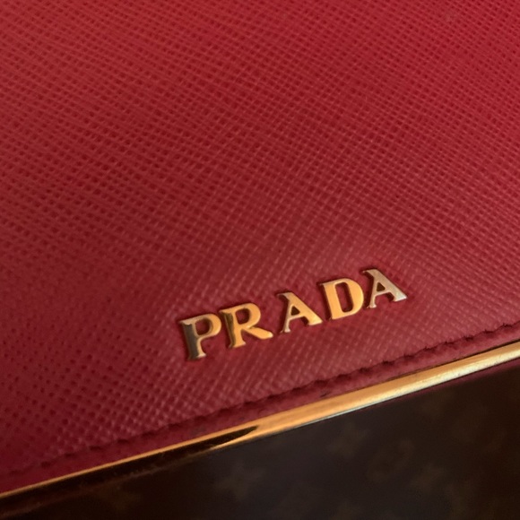 SALE! PRADA Wallet - Picture 7 of 7